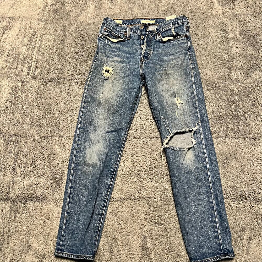 Levi’s Jeans Womens 28 Wedgie Distressed Button Fly Premium Cropped *